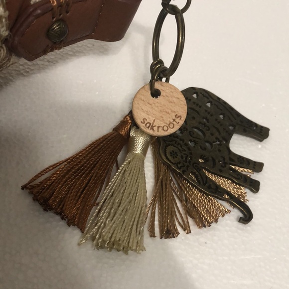 Sakroots Crossbody Bag with Elephant Bag Charm EUC - Picture 6 of 10